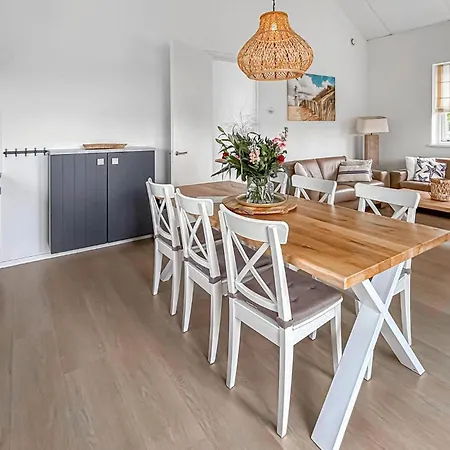 3 Bedroom Stunning In Noordwijk